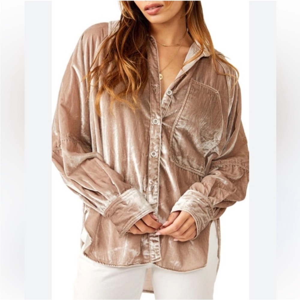 Free People We The Free Night Skies
Oversized Velvet Blouse Size M Retail $168